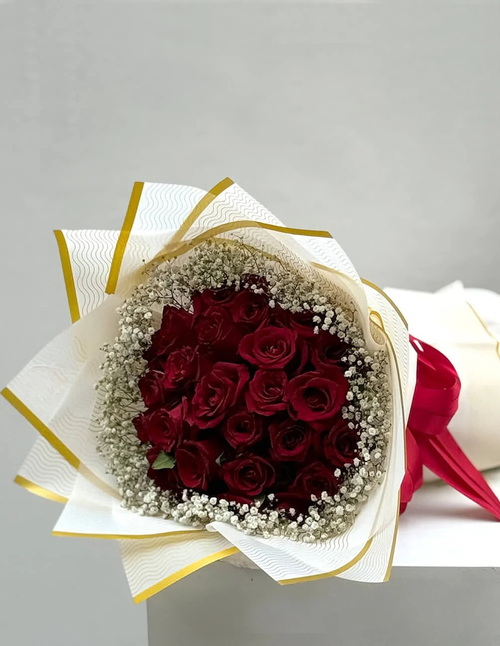 20 Roses Signature Romance Bouquet
